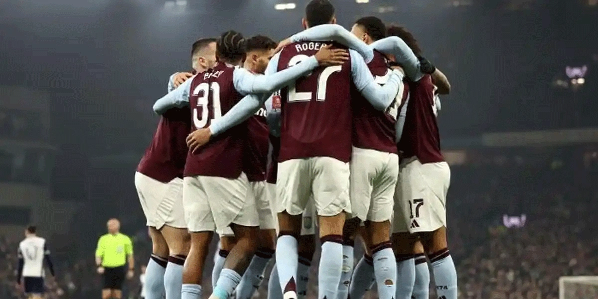 Unai Emery Optimistis Ollie Watkins Bisa Tampil Lawan Brentford